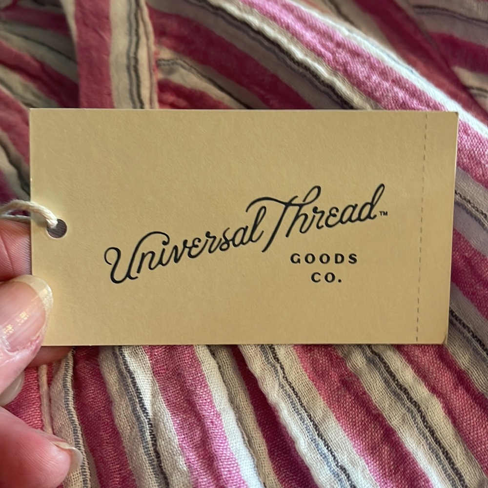 Woman’s Universal thread top - Picture 5 of 6
